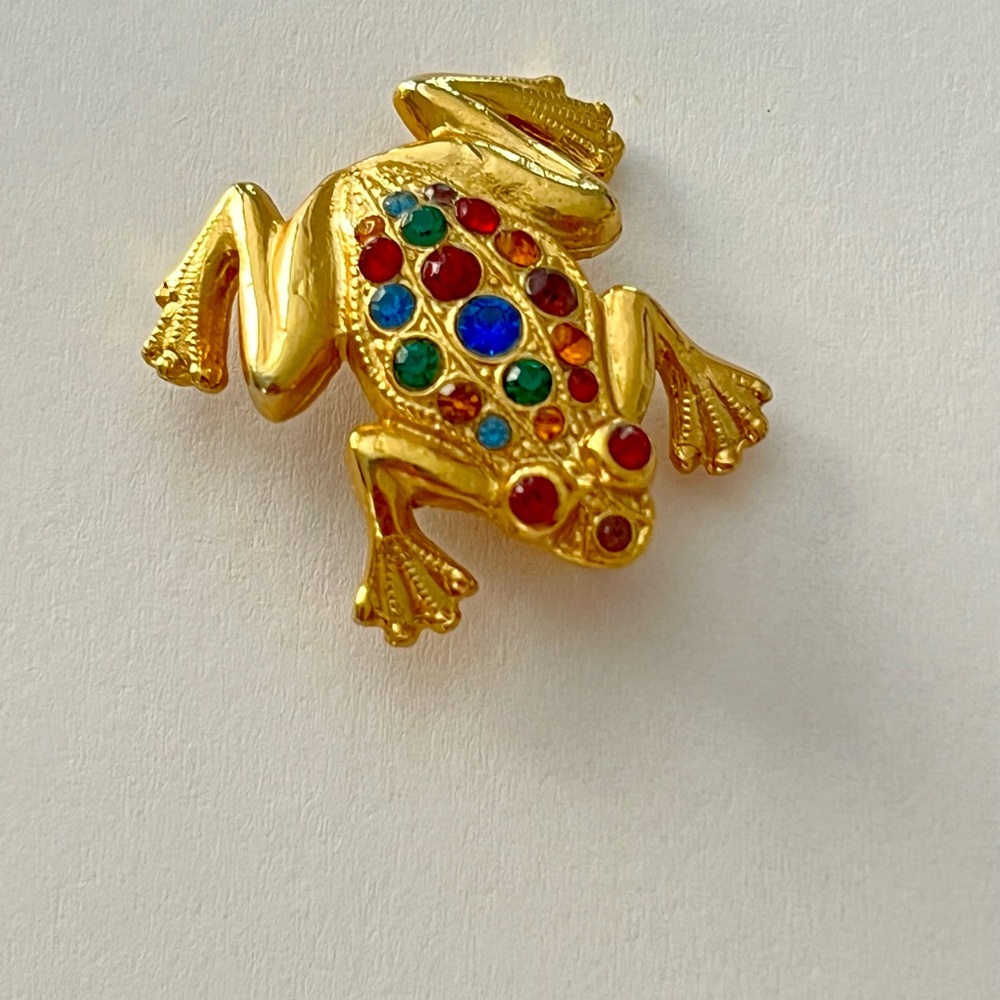 Adorable Gold Tone Multicolor Rhinestone Frog Pin Brooch